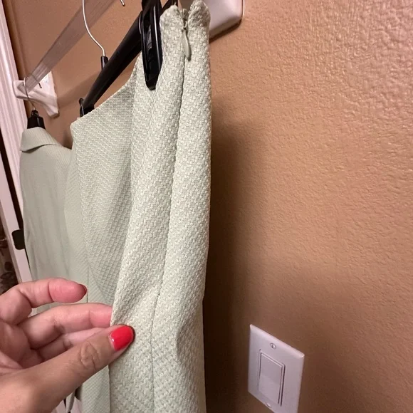 UNIQUE Blacker by Stanley Blacker Light Sage Skirt Suit Set - Picture 13 of 15